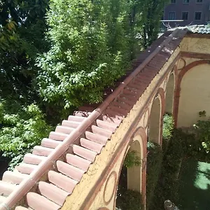 https://ovely-legant-studio-next-to-duomo-missori.it-lombardy.com