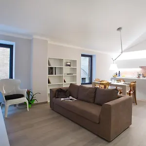 Apartment Il Tolomei - In The Middle Of Main Street